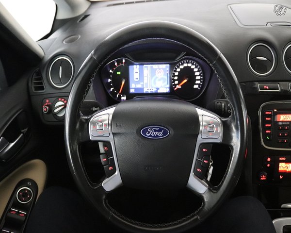 Ford S-Max 18