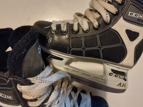 CCM luistimet koko 34, Jääkiekko ja luistelu, Urheilu ja ulkoilu, Riihimäki, Tori.fi CCM luistimet koko 34, Jääkiekko ja luistelu, Urheilu ja ulkoilu, Riihimäki, Tori.fi