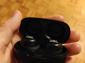JBl livefree nc+ vastamelukuulokkeet, Puhelintarvikkeet, Puhelimet ja tarvikkeet, Pyhäjärvi, Tori.fi JBl livefree nc+ vastamelukuulokkeet, Puhelintarvikkeet, Puhelimet ja tarvikkeet, Pyhäjärvi, Tori.fi