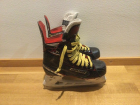 Bauer Vapor X 2.7, Jääkiekko ja luistelu, Urheilu ja ulkoilu, Kangasala, Tori.fi Bauer Vapor X 2.7, Jääkiekko ja luistelu, Urheilu ja ulkoilu, Kangasala, Tori.fi