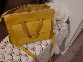 Nahkalaukku real leather, Laukut ja hatut, Asusteet ja kellot, Pori, Tori.fi Nahkalaukku real leather, Laukut ja hatut, Asusteet ja kellot, Pori, Tori.fi