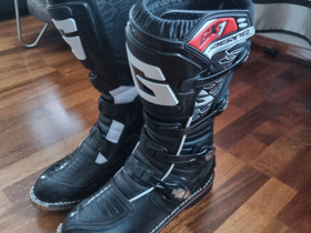 Gaerne GX1, koko 48, Ajoasut, kengät ja kypärät, Mototarvikkeet ja varaosat, Paimio, Tori.fi Gaerne GX1, koko 48, Ajoasut, kengät ja kypärät, Mototarvikkeet ja varaosat, Paimio, Tori.fi