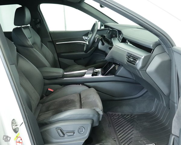 Audi E-tron 7