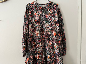 Kaiko Ruffle Sweatshirt Dress, L, Vaatteet ja kengät, Helsinki, Tori.fi Kaiko Ruffle Sweatshirt Dress, L, Vaatteet ja kengät, Helsinki, Tori.fi