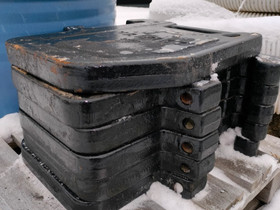 Etupainot 30kg 6kpl, Maatalouskoneet, Työkoneet ja kalusto, Kauhajoki, Tori.fi Etupainot 30kg 6kpl, Maatalouskoneet, Työkoneet ja kalusto, Kauhajoki, Tori.fi