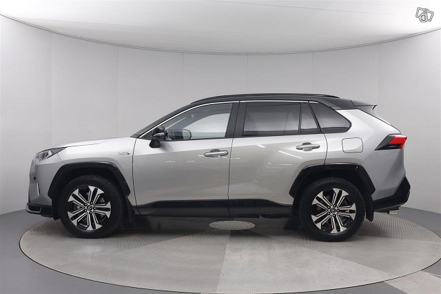 TOYOTA RAV4 Plug-in 2