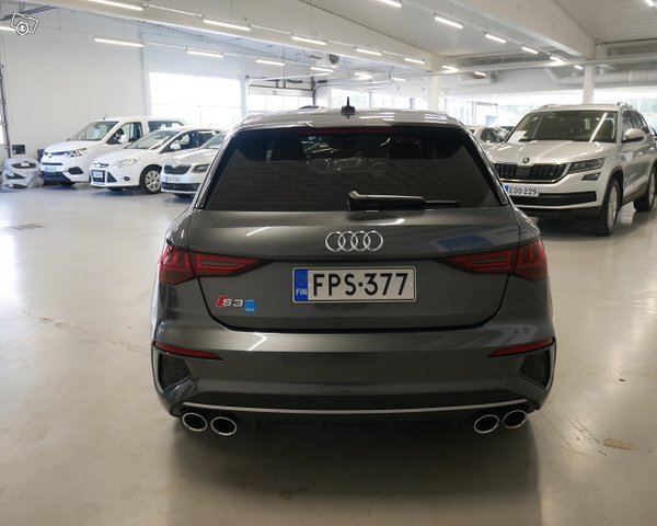 Audi S3 5