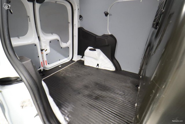 Ford Transit Courier 7
