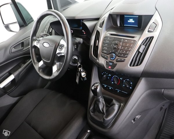 Ford Transit Connect 8