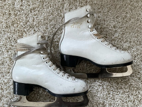 Ice Lark luistimet koko 35, Jääkiekko ja luistelu, Urheilu ja ulkoilu, Turku, Tori.fi Ice Lark luistimet koko 35, Jääkiekko ja luistelu, Urheilu ja ulkoilu, Turku, Tori.fi