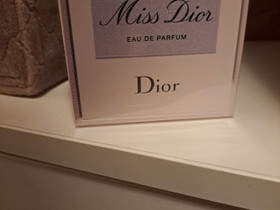 Dior hajuvesi, Kauneudenhoito ja kosmetiikka, Terveys ja hyvinvointi, Tampere, Tori.fi Dior hajuvesi, Kauneudenhoito ja kosmetiikka, Terveys ja hyvinvointi, Tampere, Tori.fi