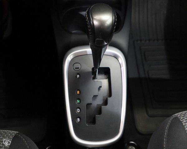 Toyota Yaris 17