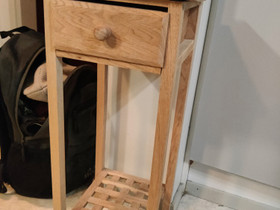 VARATTU Sivupöytä 60x25, Pöydät ja tuolit, Sisustus ja huonekalut, Joensuu, Tori.fi VARATTU Sivupöytä 60x25, Pöydät ja tuolit, Sisustus ja huonekalut, Joensuu, Tori.fi