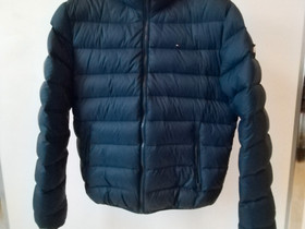 Tommy Hilfiger, Lastenvaatteet ja kengät, Pori, Tori.fi Tommy Hilfiger, Lastenvaatteet ja kengät, Pori, Tori.fi