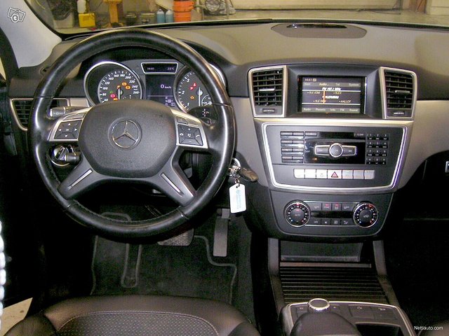 Mercedes-Benz ML 7