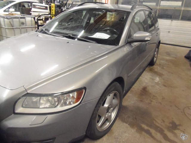 Volvo V50 13