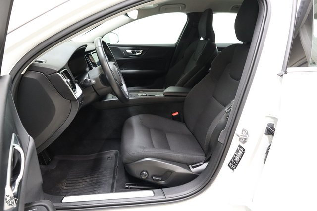 Volvo V60 8