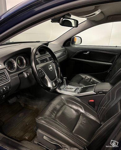 Volvo V70 8