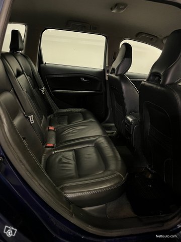 Volvo V70 13
