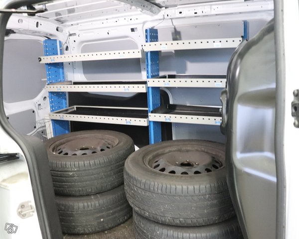 Ford Transit Connect 9