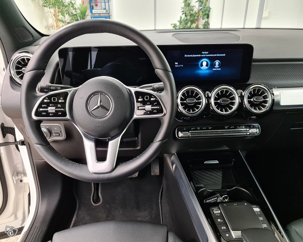 MERCEDES-BENZ EQB 11
