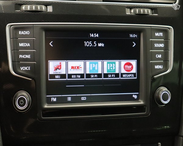Volkswagen Golf 16