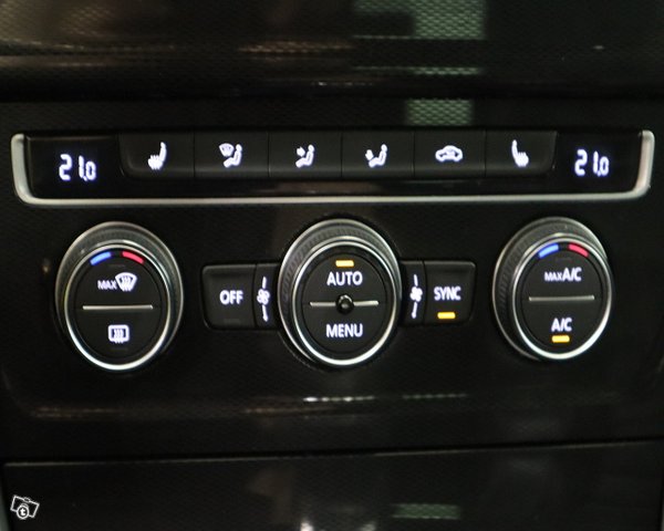 Volkswagen Golf 17