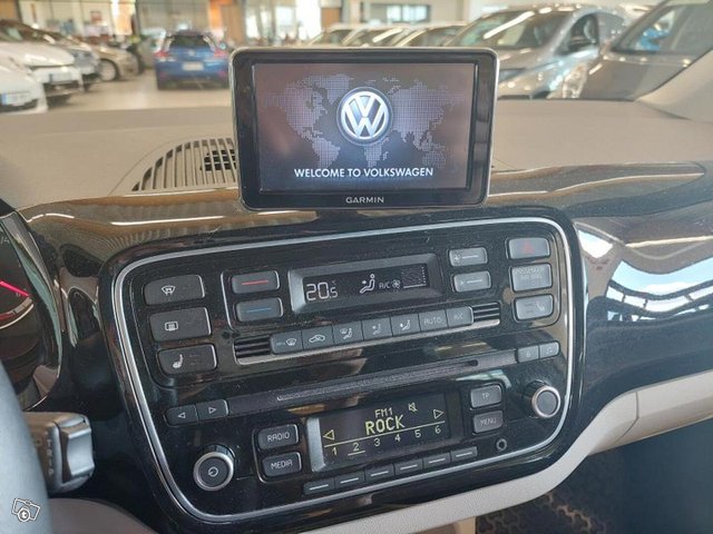 Volkswagen E-UP 13