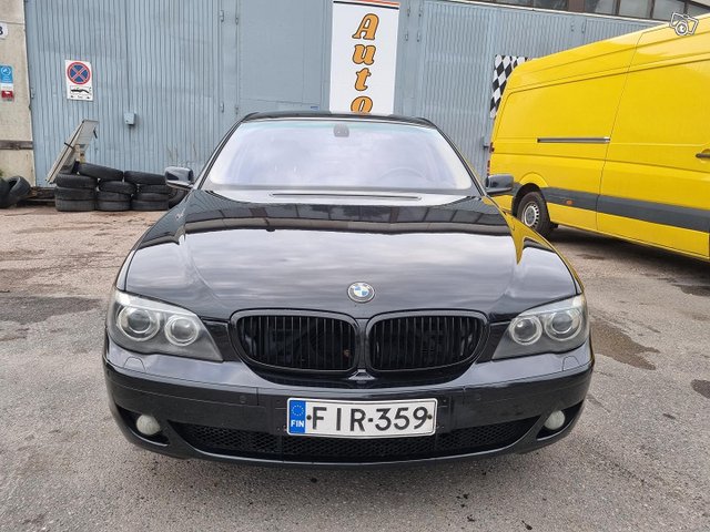 BMW 745 5