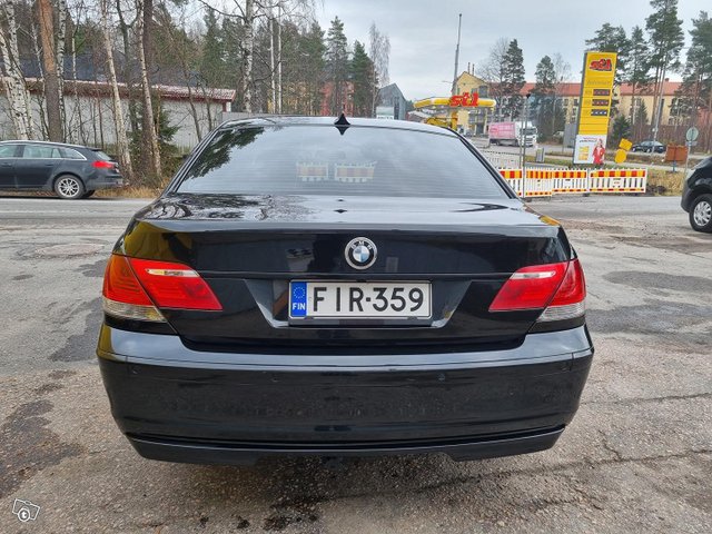 BMW 745 7