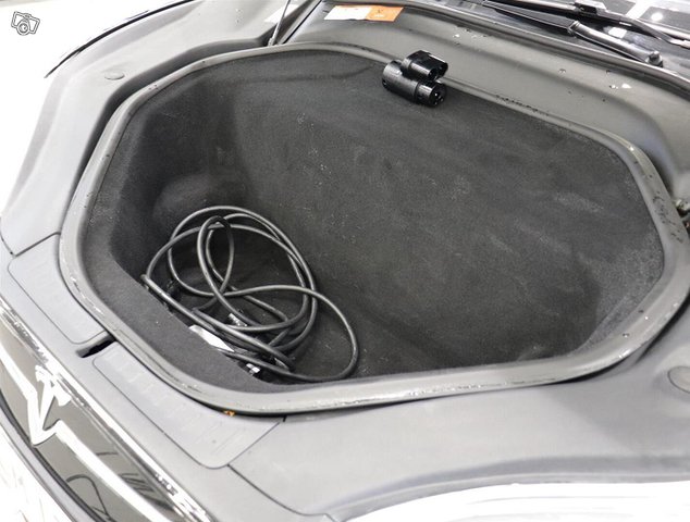 Tesla Model S 22