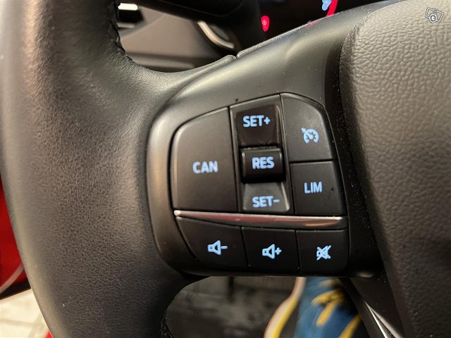 Ford Focus 10
