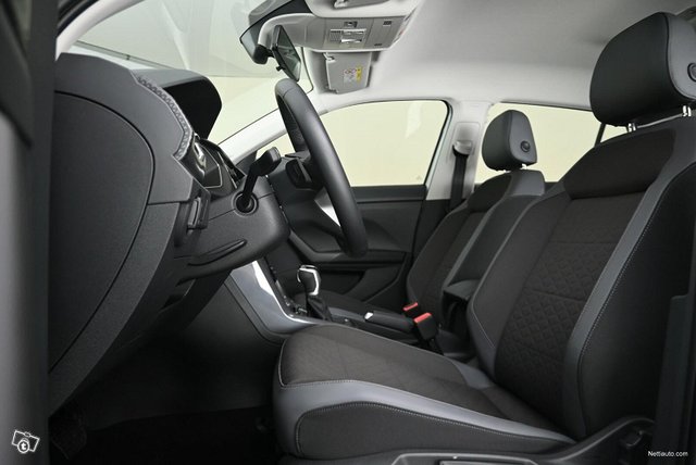 Volkswagen T-Cross 12