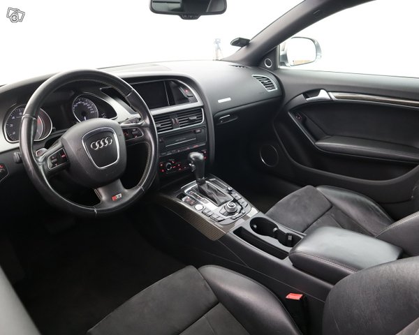 Audi S5 8