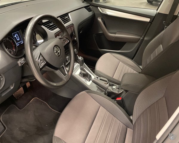 SKODA OCTAVIA 8