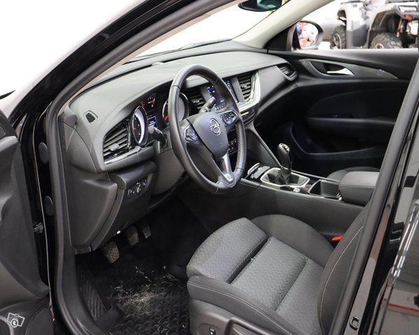 Opel Insignia 11