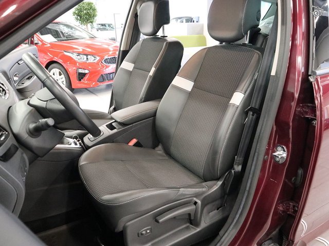 RENAULT Grand Scenic 8