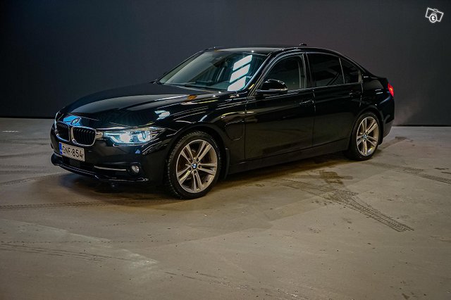 BMW 330