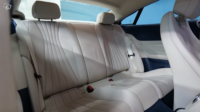 Mercedes-Benz E 5