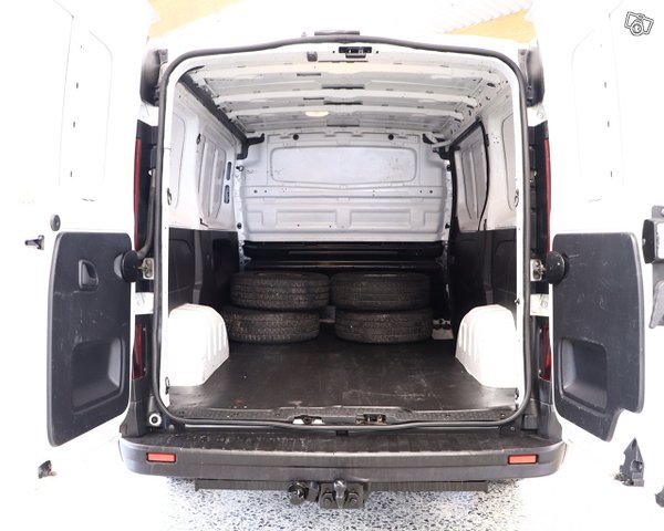 Renault Trafic 8