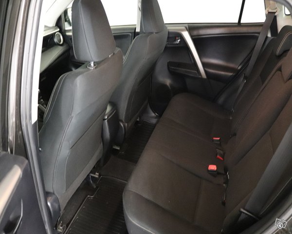 Toyota RAV4 10