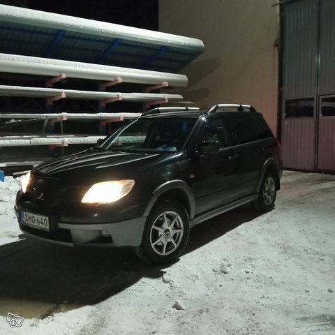 Mitsubishi Outlander 3