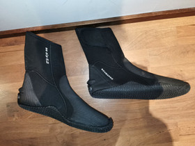 Scubapro sukelluskengät XL(43-44), Uinti ja sukellus, Urheilu ja ulkoilu, Ilmajoki, Tori.fi Scubapro sukelluskengät XL(43-44), Uinti ja sukellus, Urheilu ja ulkoilu, Ilmajoki, Tori.fi