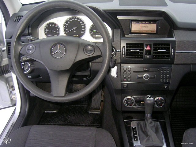 Mercedes-Benz GLK 8
