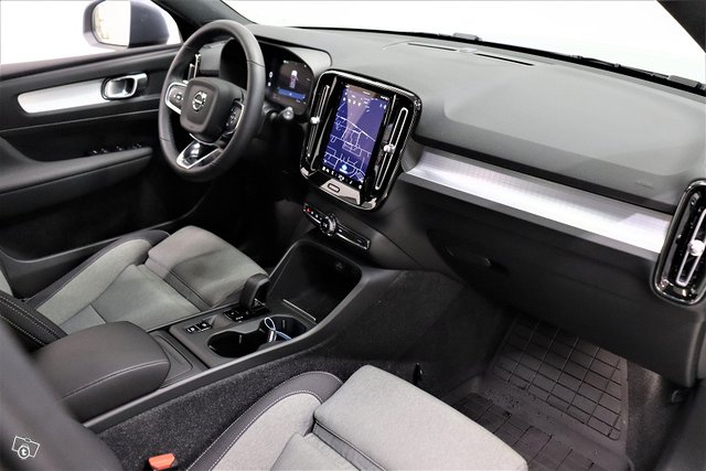 Volvo XC40 13