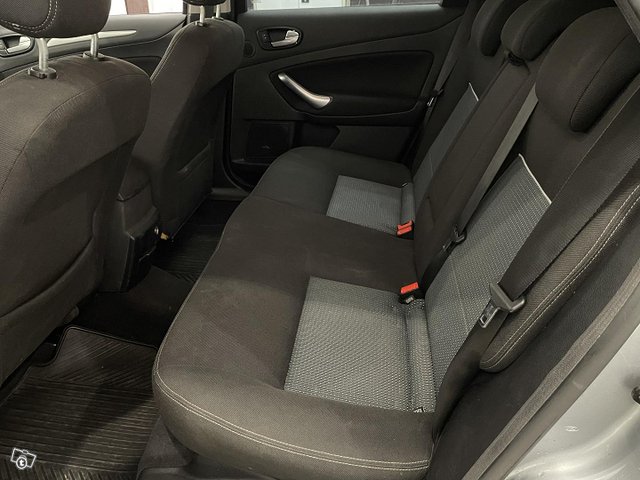 Ford Mondeo 9