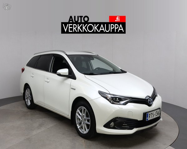 TOYOTA Auris