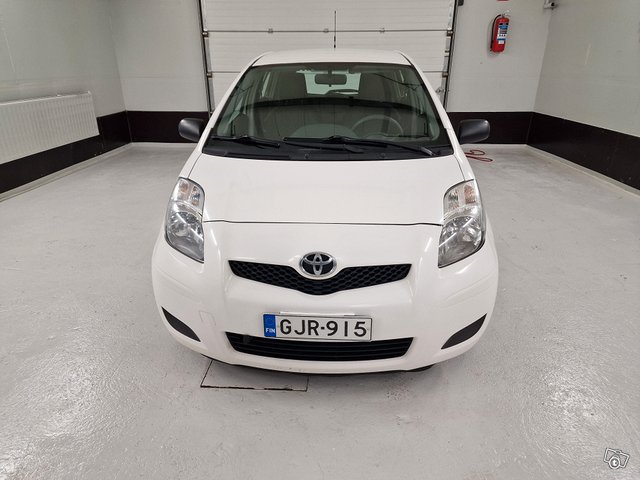 Toyota Yaris 2
