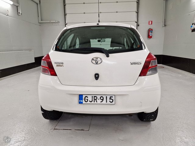 Toyota Yaris 5