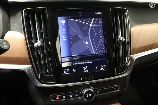 Volvo V90 14